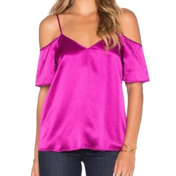 𝅺🆕 Ella Moss Izzy Open Shoulder Top in Wine - Picture 4 of 10